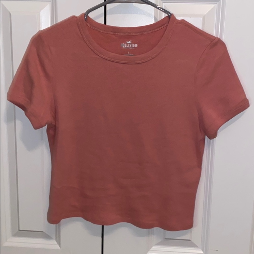 Hollister - Pink Cropped Tee
